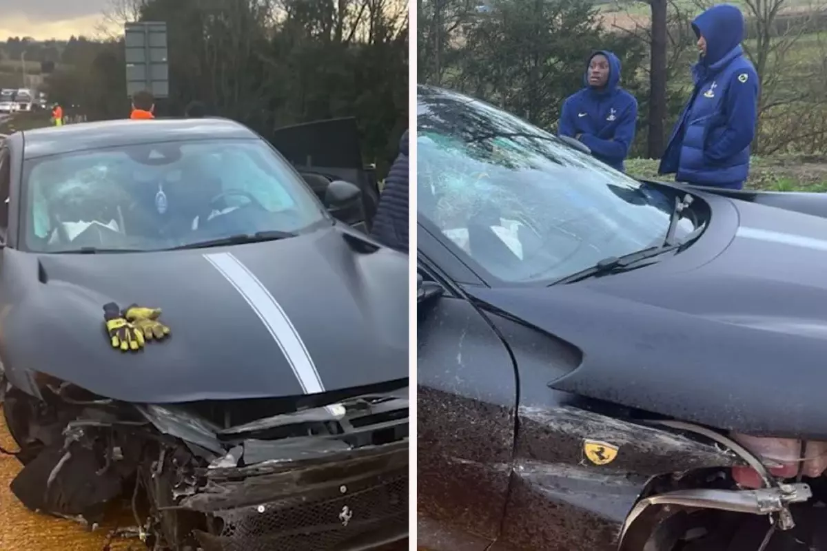 İsmi Fenerbahçe ile anılan Kolo Muani trafik kazası geçirdi