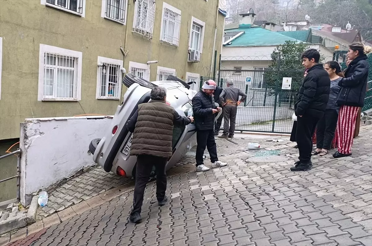 Kağıthane'de 1 kişinin yaralandığı kaza anı güvenlik kamerasında