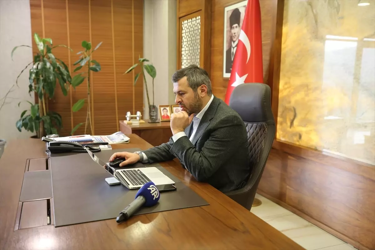 Karabük Belediye Başkanı Çetinkaya, AA'nın 'Yılın Kareleri' oylamasına katıldı