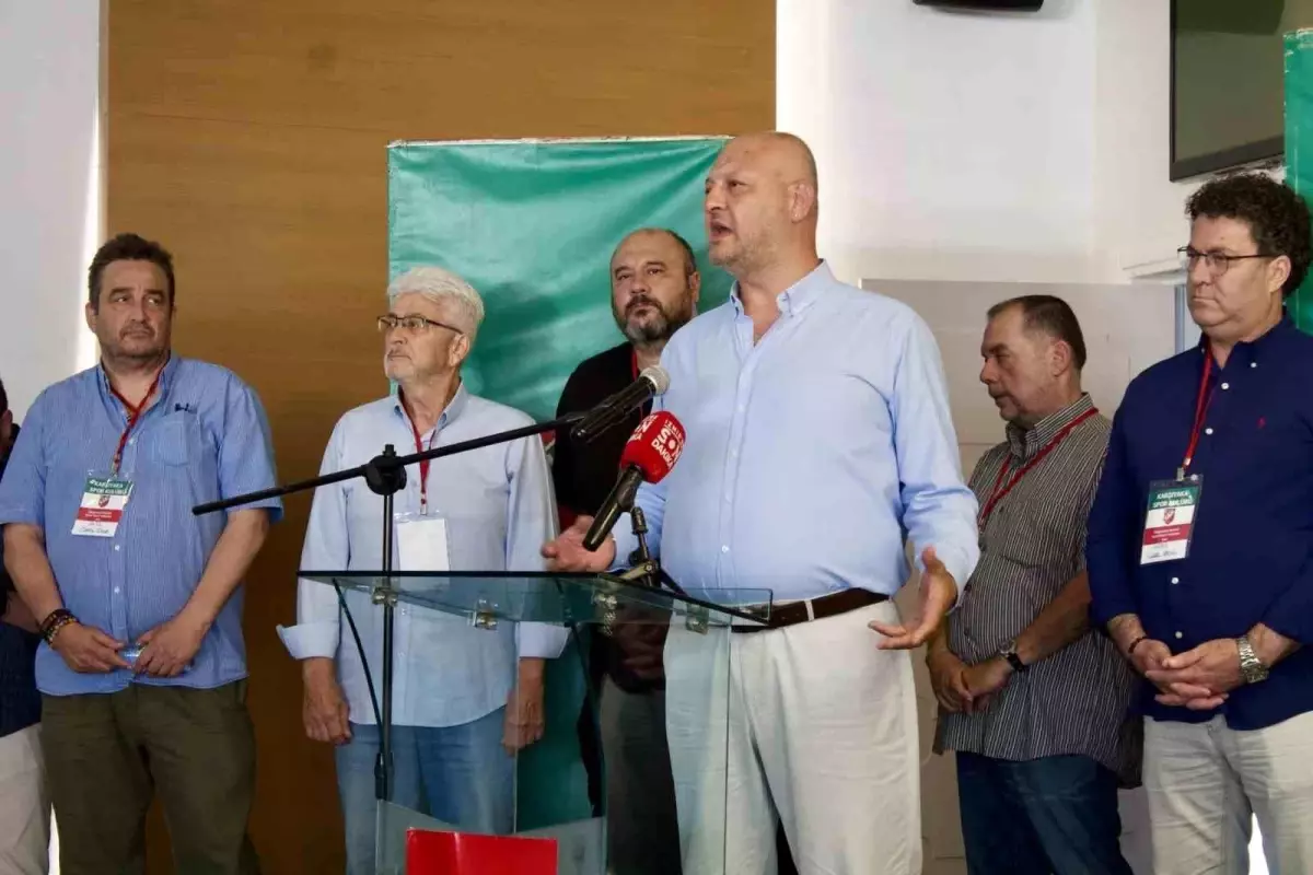 Karşıyaka'da Başkan Cicibaş'ın istifası kabul edilmedi