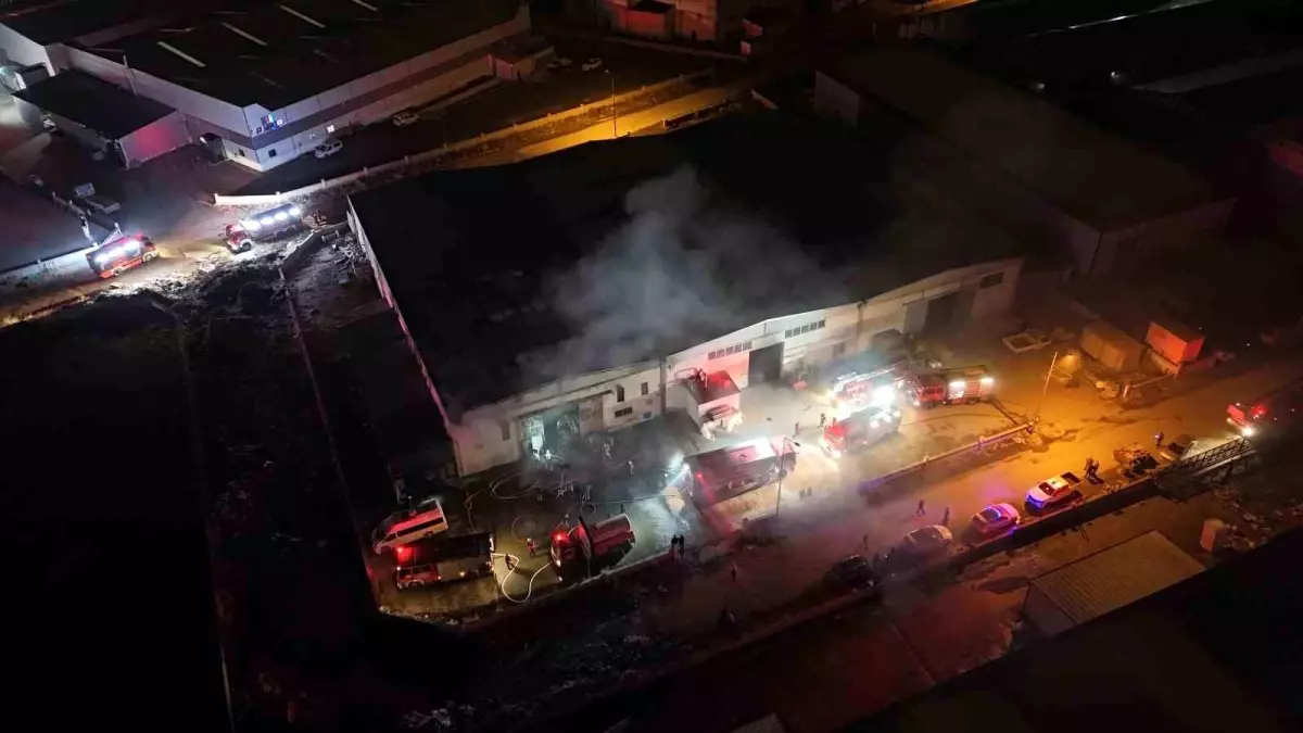Kayseri'de mobilya fabrikasında yangın