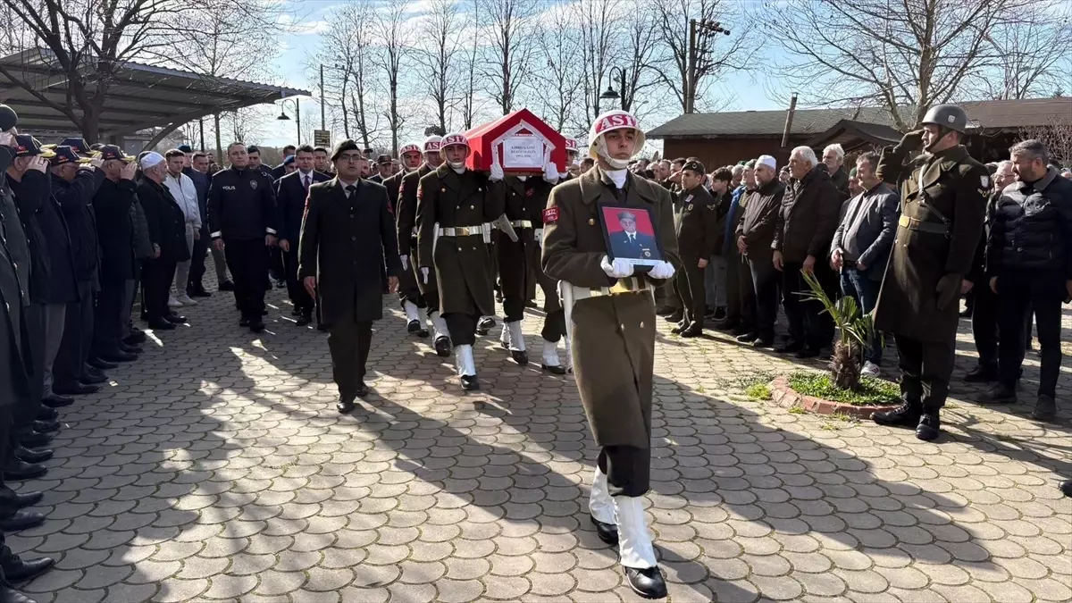 Kıbrıs gazisi Kerim Sezgin, Sakarya'da son yolculuğuna uğurlandı