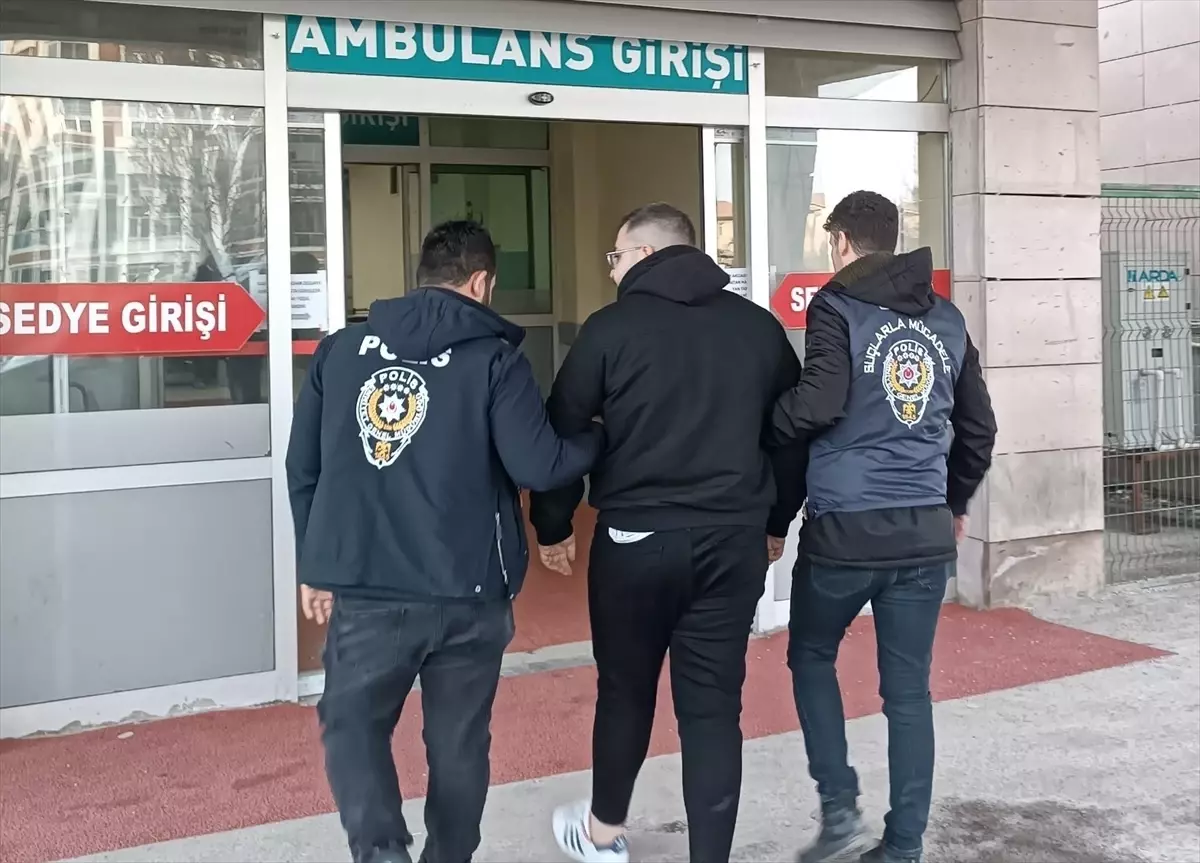Kırşehir merkezli yasa dışı bahis operasyonunda yakalanan 2 zanlı tutuklandı