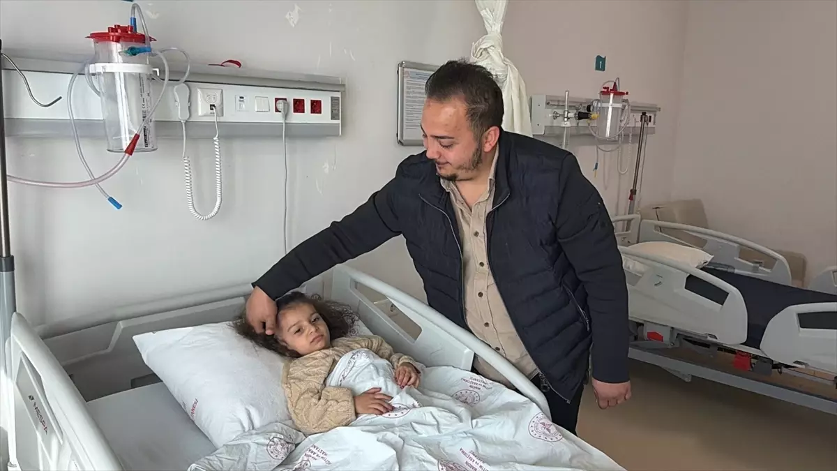 Mardin'de 4 yaşındaki çocuğun bağırsağından 8 parça mıknatıs çıkarıldı