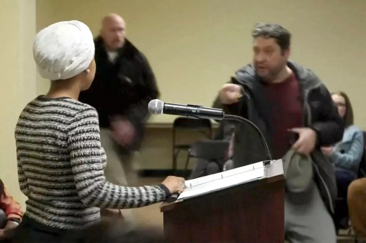 Minneapolis'te Trump'ın eleştirdiği ABD Temsilciler Meclisi üyesi Ilhan Omar'a saldırı