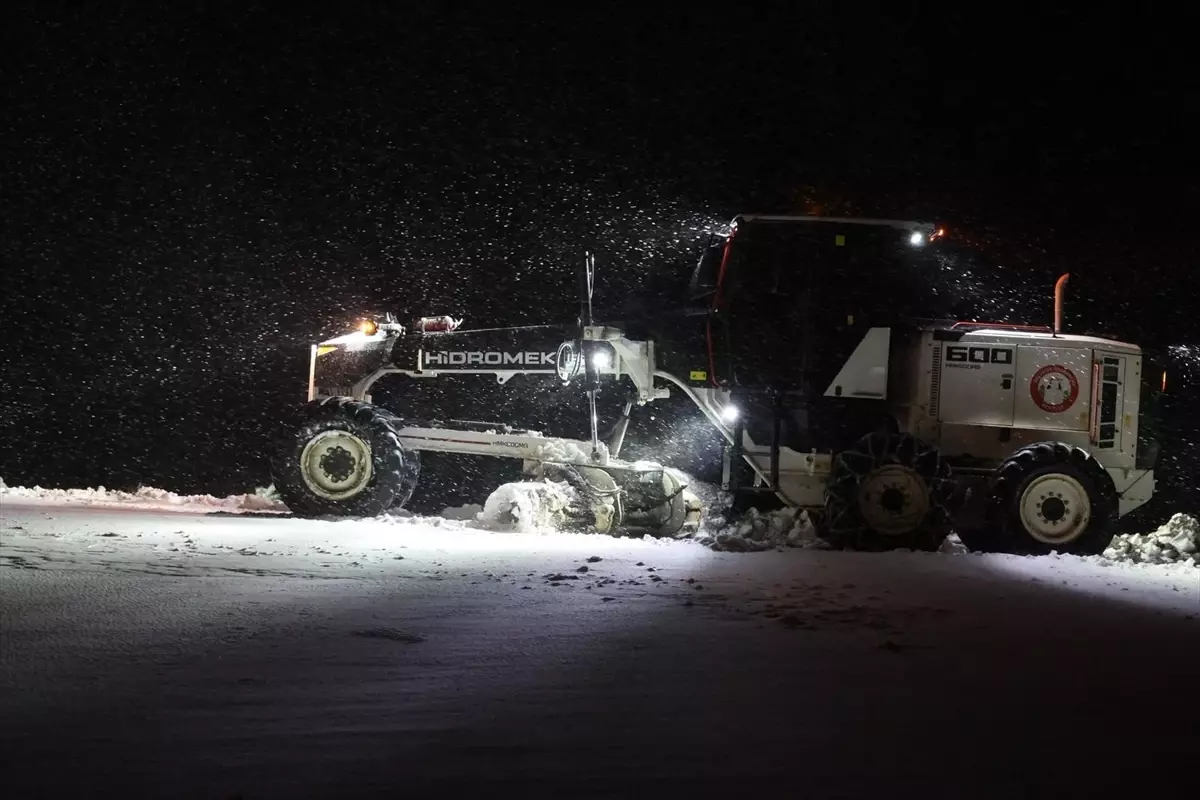 Muğla'da kar yağışı nedeniyle kapanan yollar ulaşıma açıldı