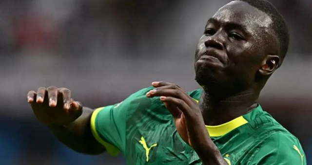 Pape Gueye Galatasaray'a mı geliyor? Pape Gueye kimdir, hangi takımda, kaç yaşında, mevki ne?