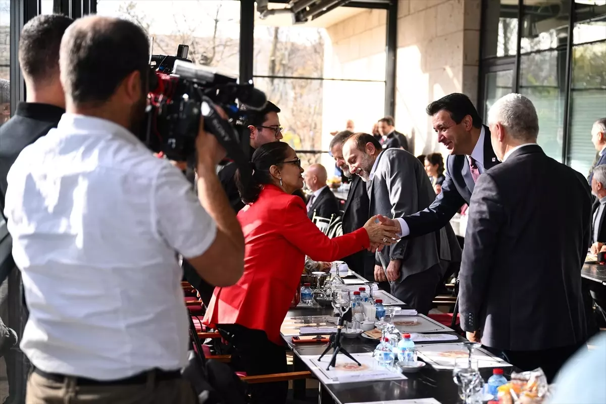 Saadet Partisi Genel Başkanı Arıkan, parlamento muhabirleriyle bir araya geldi Açıklaması