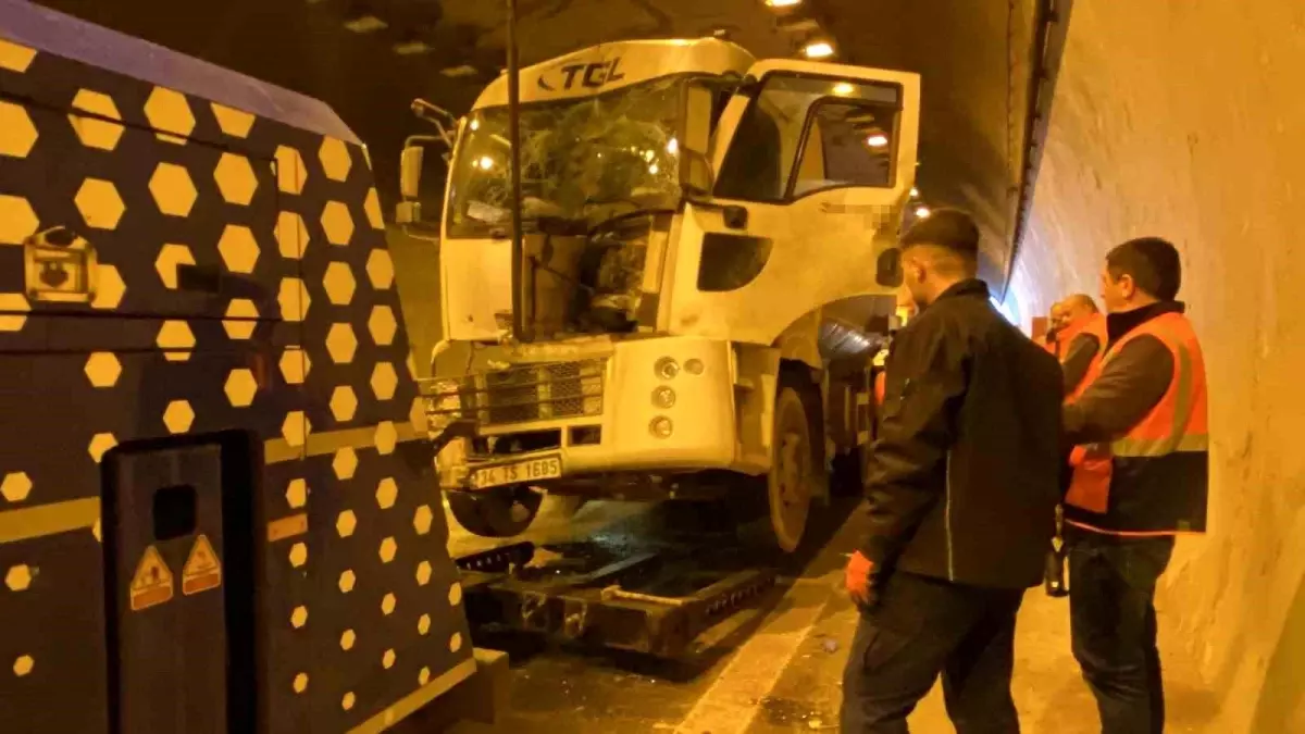 TEM'deki zincirleme kaza trafiği durma noktasına getirdi