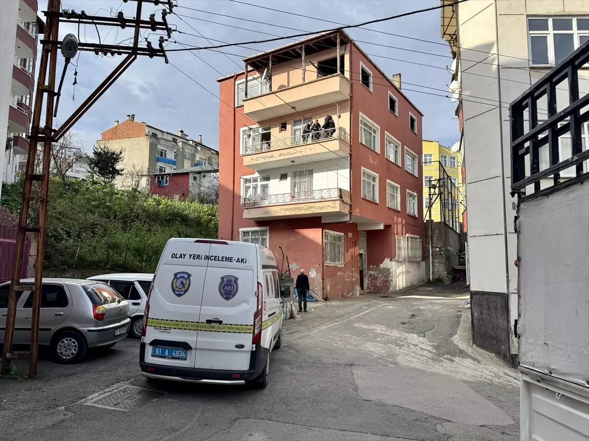 Trabzon'da balkondan düşen bebek ağır yaralandı