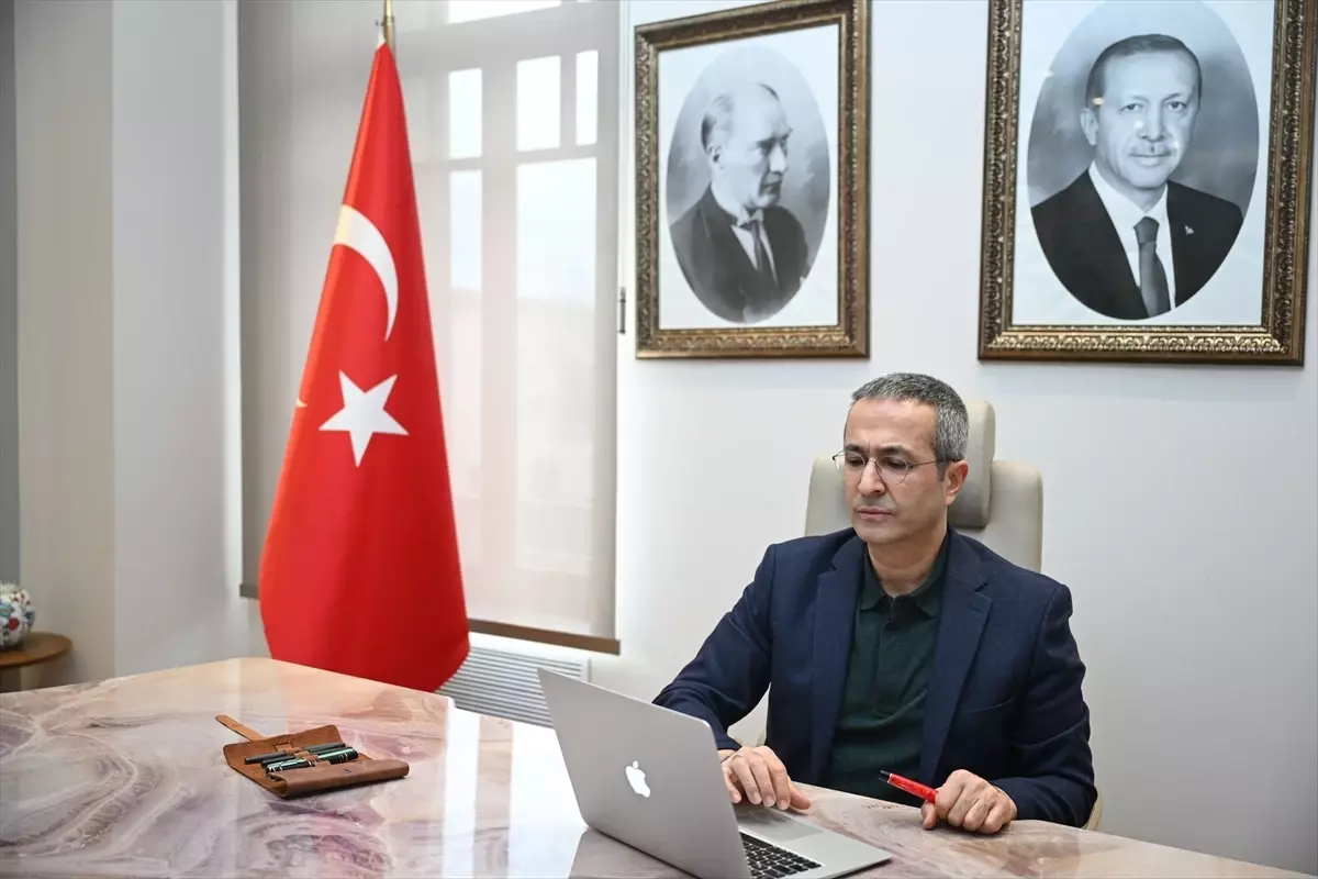 YEE Başkanı Aliy, AA'nın "Yılın Kareleri" oylamasına katıldı