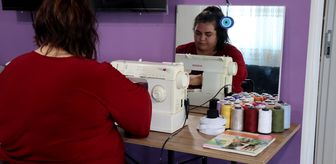 6 ŞUBAT DEPREMLERİNİN ÜÇÜNCÜ YILI - Depremzede kadın, terzilik yaparak engelli babası, oğlu ve 3 kardeşine bakıyor