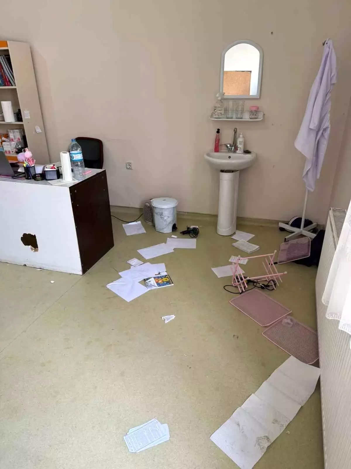 Ağrı'da ASM'de görev yapan doktora muayene odasında yumruklu saldırı