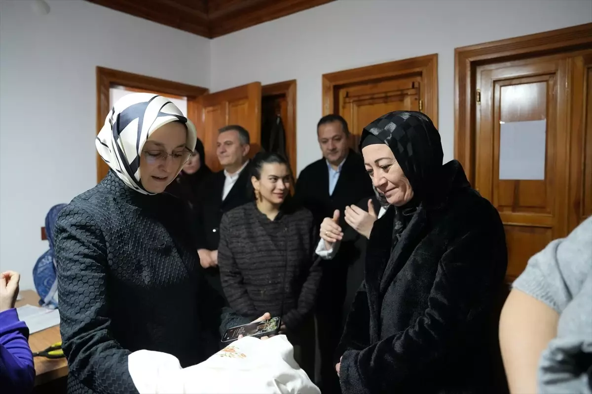 AK Parti Ankara Milletvekili Çam, Çubuk'ta ziyaretlerde bulundu