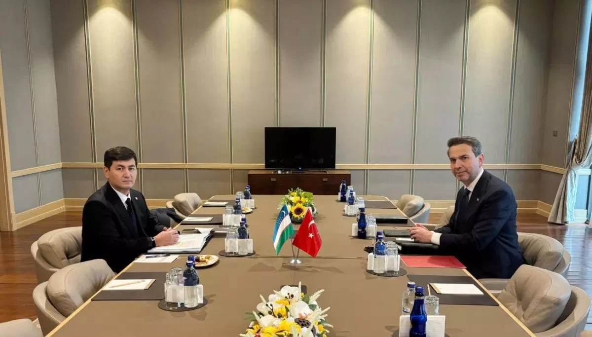 Bakan Bayraktar, Özbek mevkidaşı ile İslamov bir araya geldi
