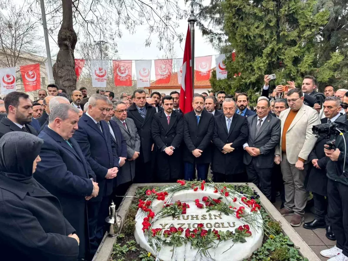 BBP'nin 33'üncü kuruluş yıl dönümünde Muhsin Yazıcıoğlu kabri başında anıldı