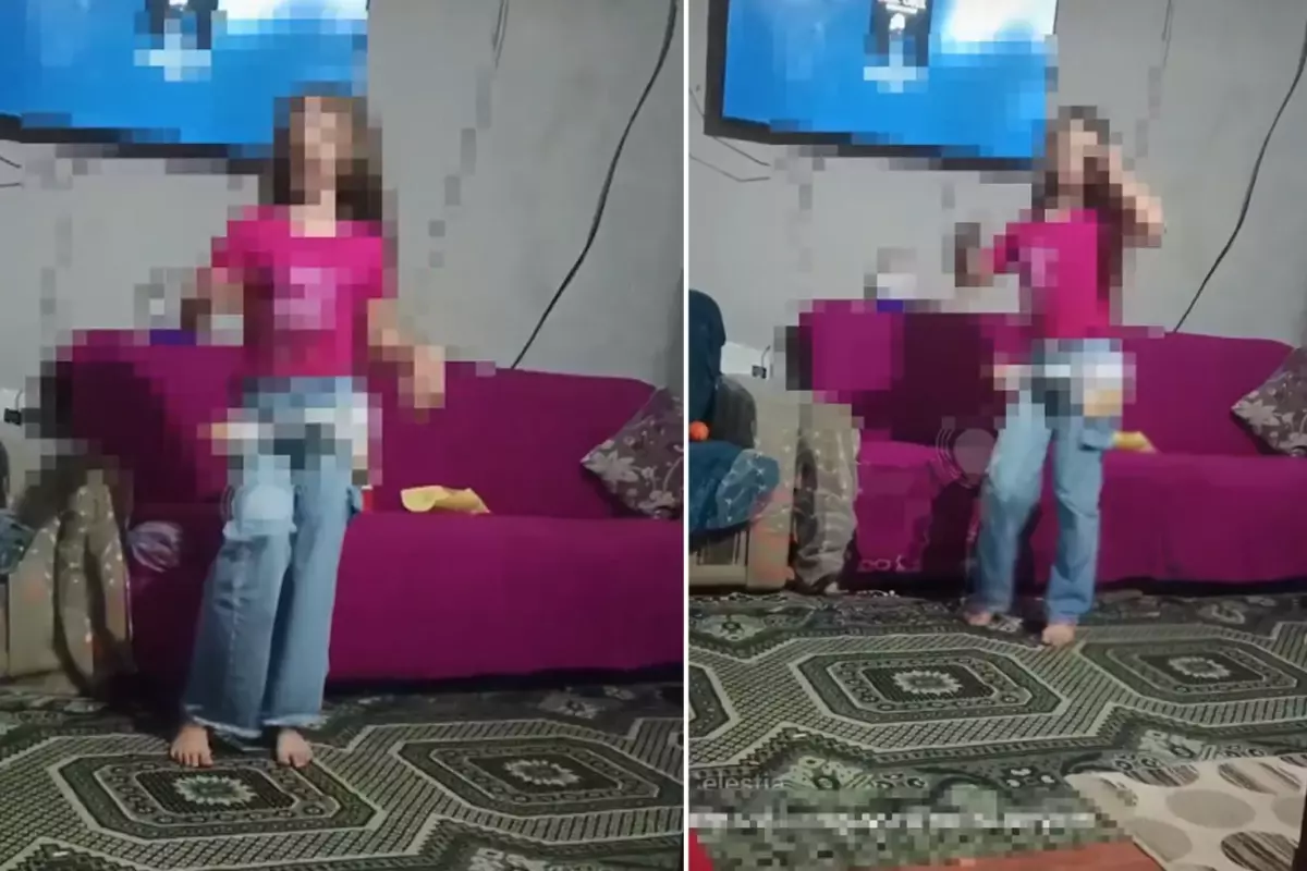 Böyle anne olmaz olsun! Para için küçük kızını canlı yayında dans ettirdi