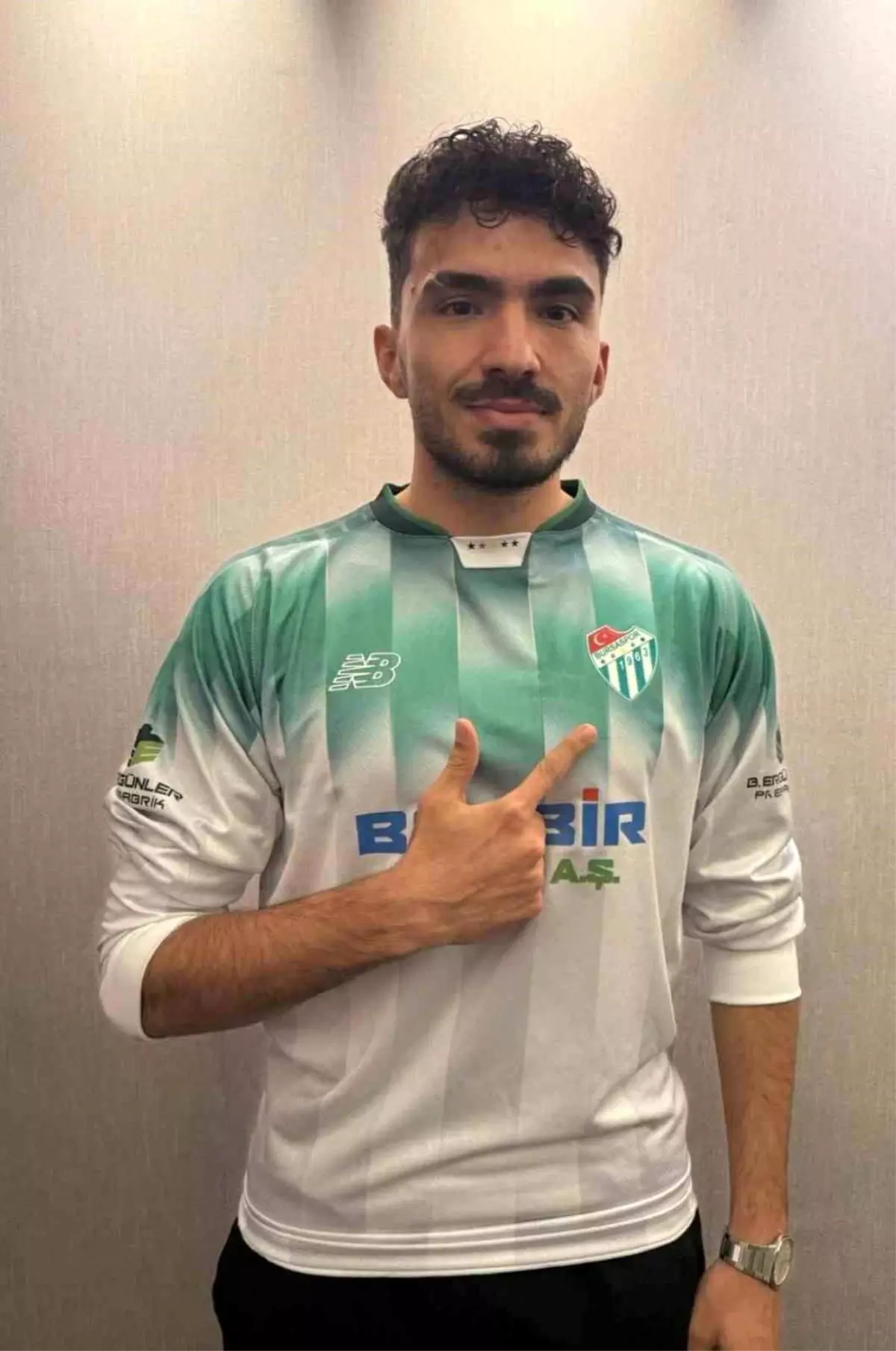 Bursaspor yeni golcüsünü resmen açıkladı