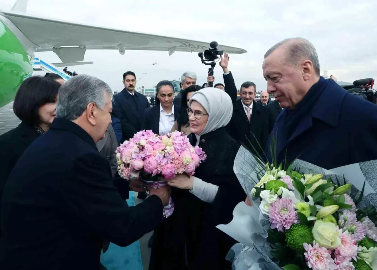 Erdoğan, Mirziyoyev'i Resmi Törenle Karşıladı