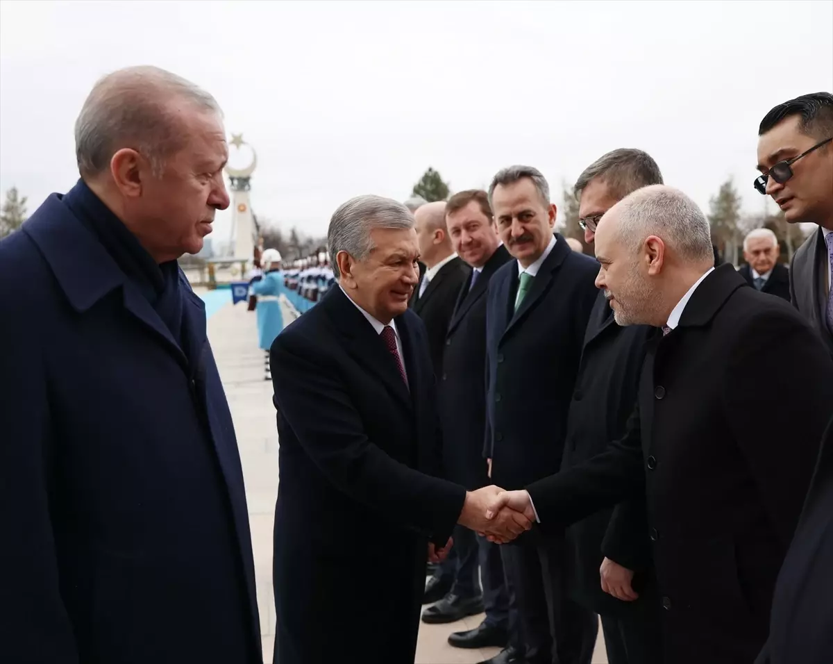 Cumhurbaşkanı Erdoğan, Özbekistan Cumhurbaşkanı Mirziyoyev ile bir araya geldi