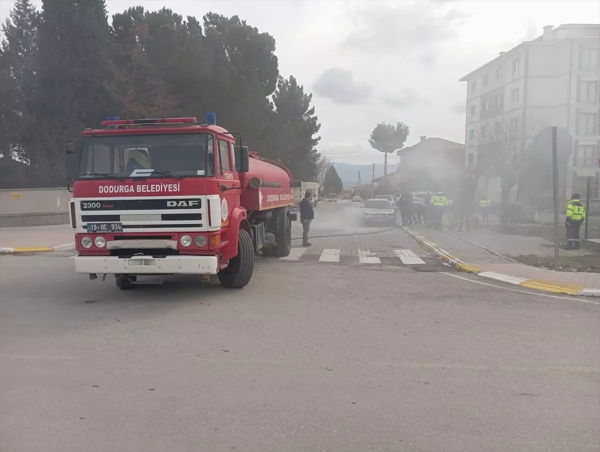 Dodurga'da yangın çıkan otomobilde hasar oluştu