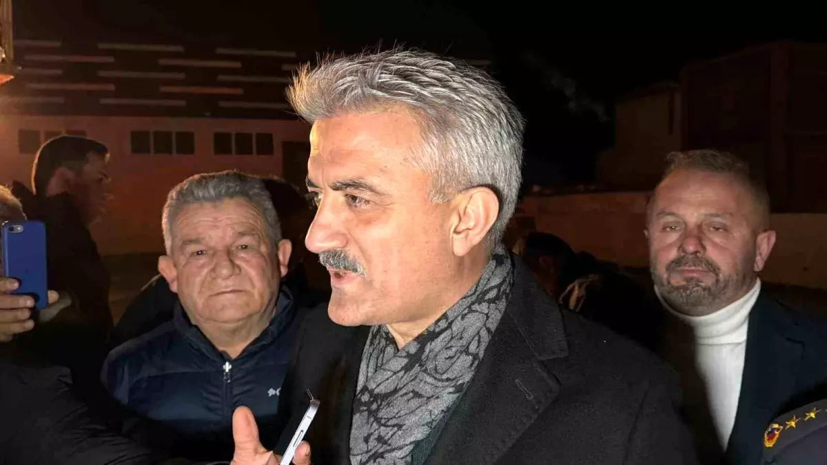 Düzce'de strafor fabrikasındaki yangını söndürme çalışmaları sürüyor