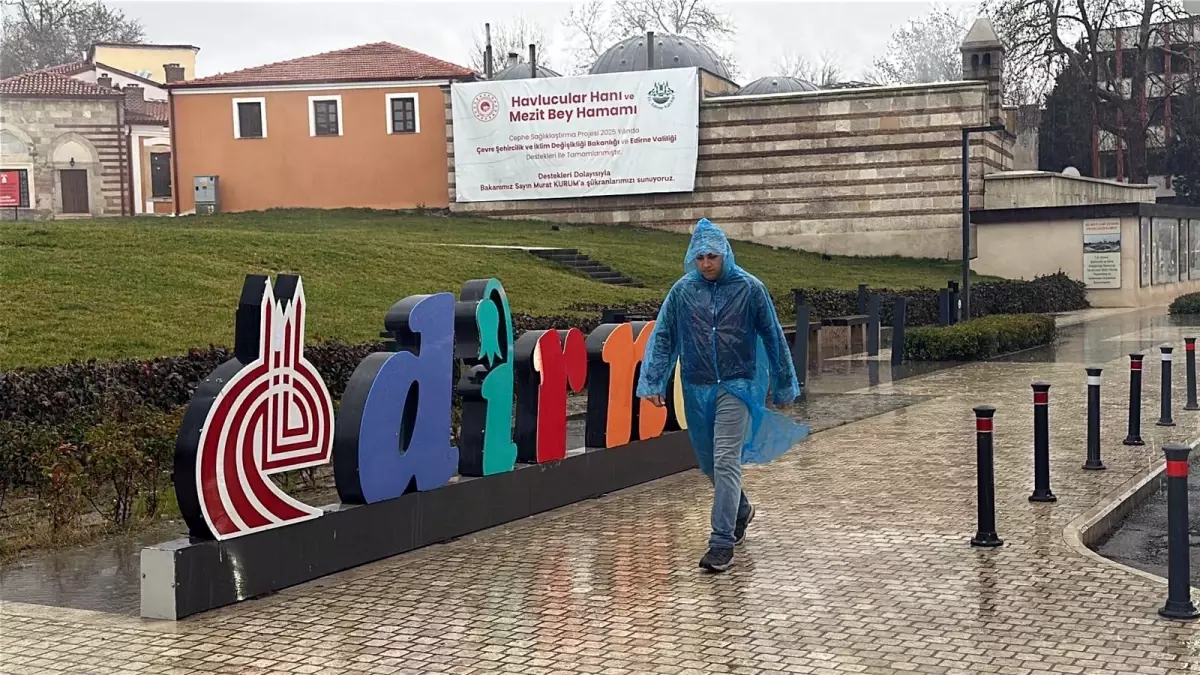 Edirne'de sağanak etkili oluyor