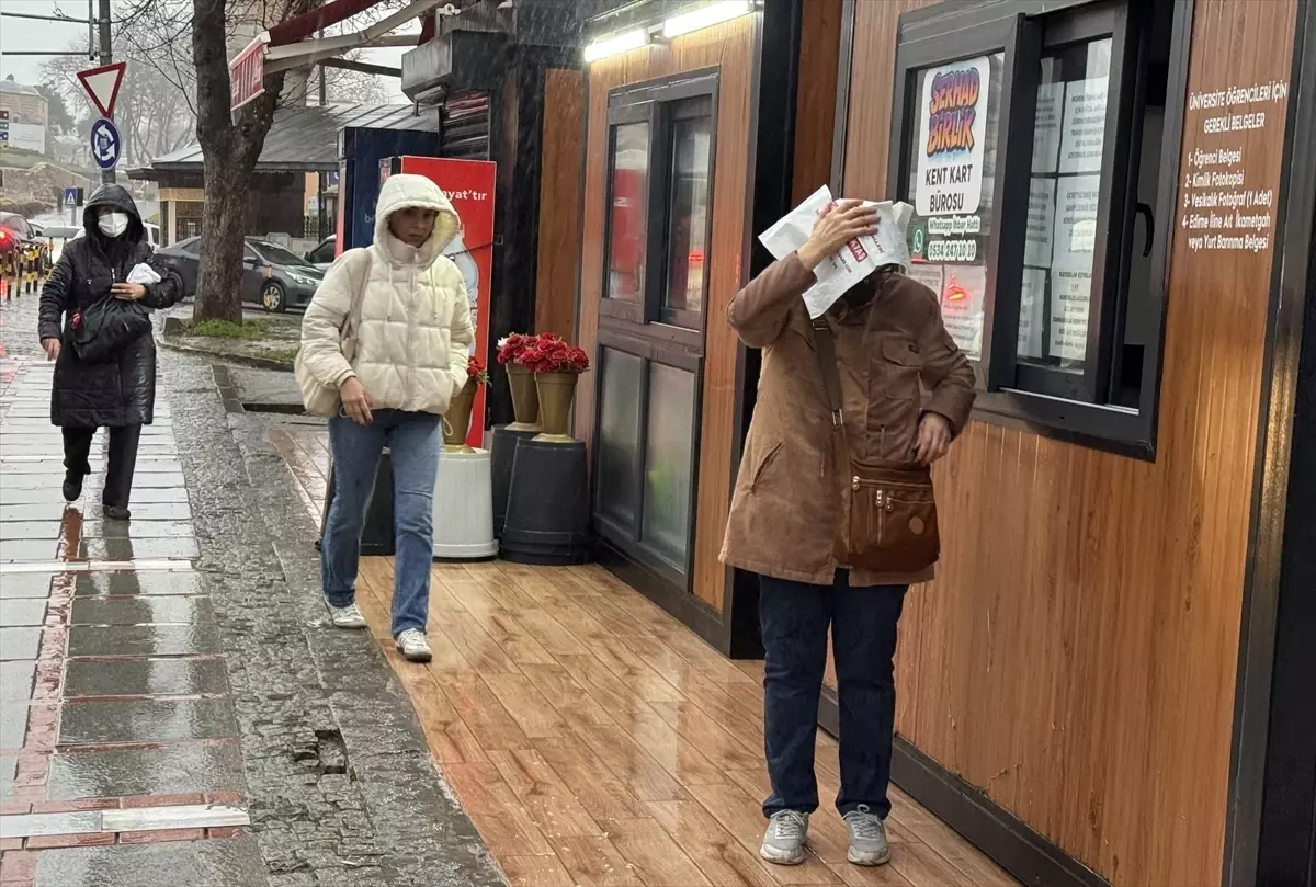 Edirne ve Kırklareli'nde sağanak etkili oluyor