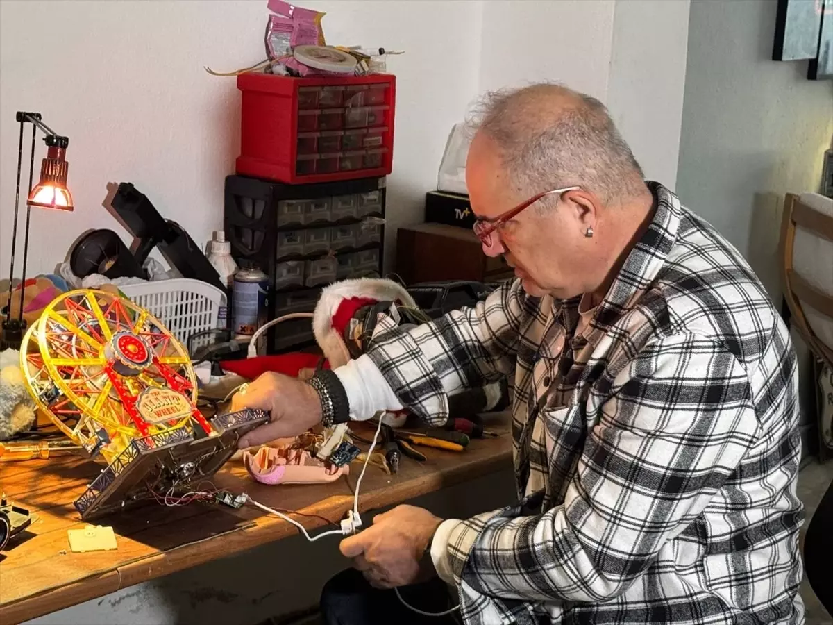 Emekli mühendis, 'hasta' olarak tanımladığı oyuncakları çocuklar için onarıyor