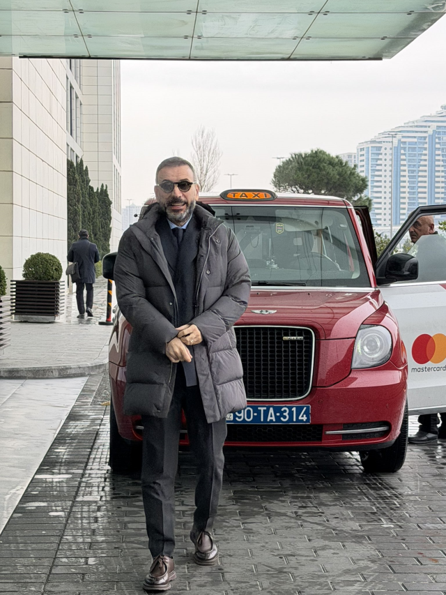 ertem sener sevenlerini korkutan goruntusu icin 19515953 2789 m