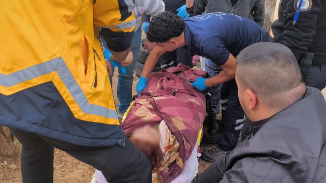 foseptik cukuruna dusen genc kiz yardim 19515634 1916 m