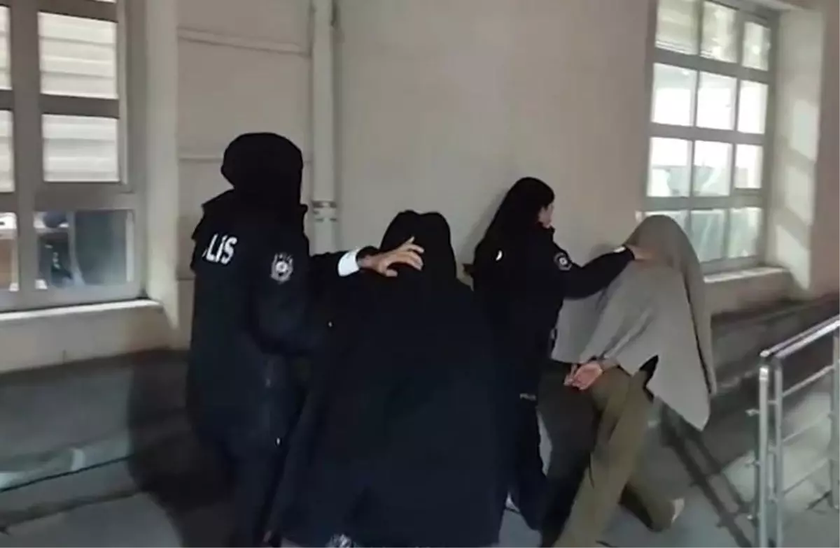 Fuhuş pazarlığı yaptıkları şahsın altın ve dövizlerini çalan şüpheliler yakalandı