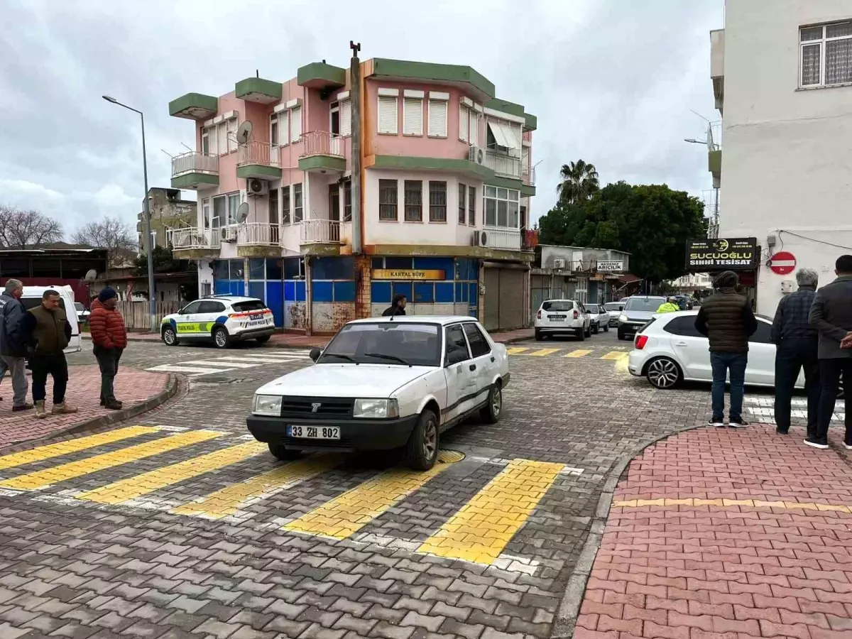 Gazipaşa'da otomobil ile motosiklet çarpıştı: 2 yaralı