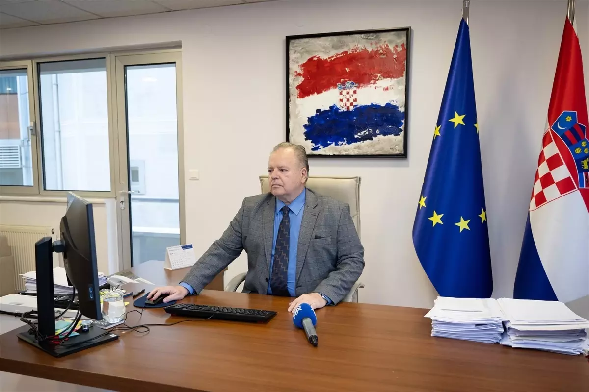 Hırvatistan'ın Ankara Büyükelçisi Cvitanovic, AA'nın "Yılın Kareleri" oylamasına katıldı