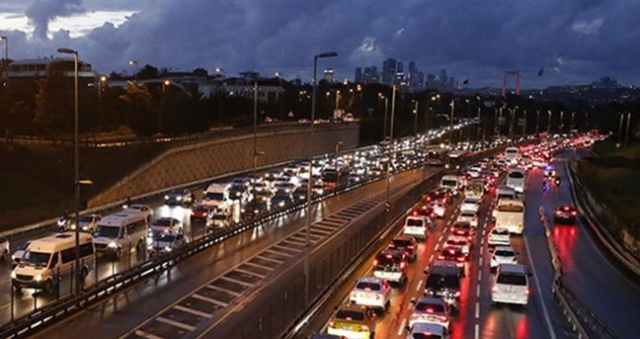 İstanbul'da trafik var mı? SON DAKİKA! 29 Ocak hangi ilçelerde trafik var, hangi yollar kapalı? İstanbul'da trafik var mı? SON DAKİKA! 29 Ocak hangi ilçelerde trafik var, hangi yollar kapalı?