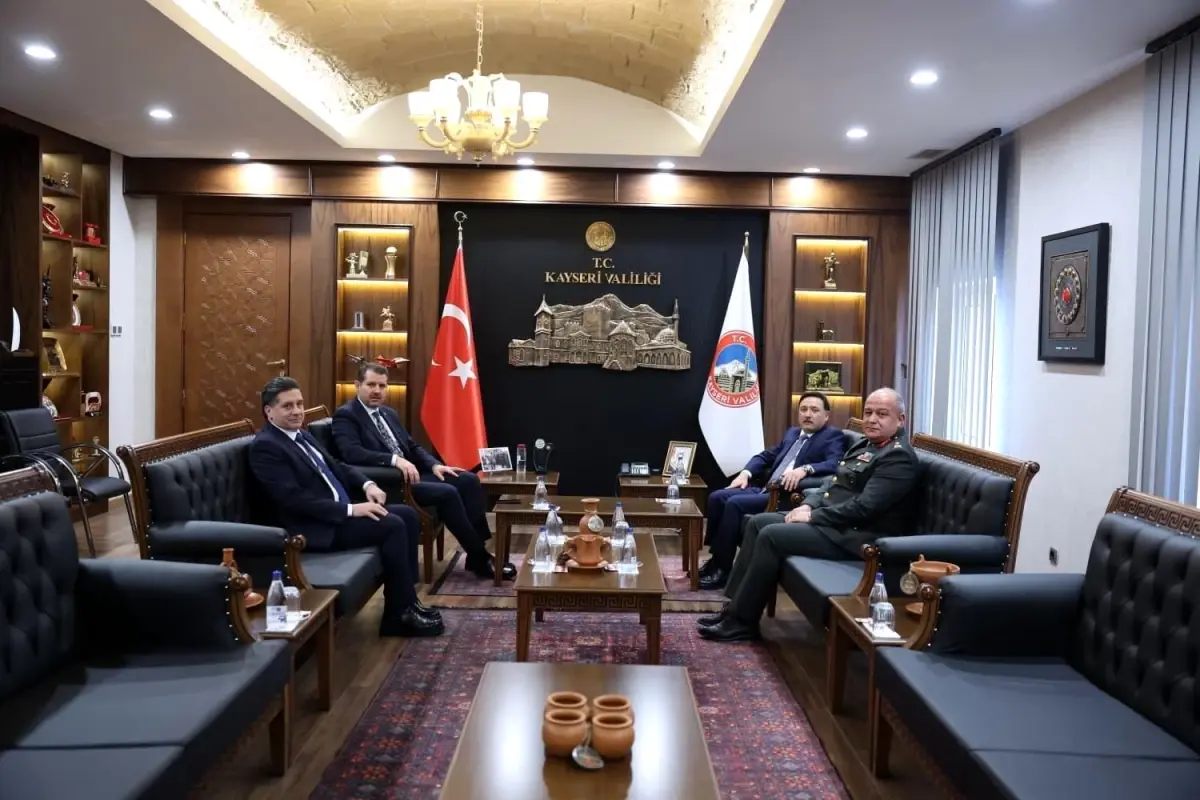 Kara Kuvvetleri Komutanı Tokel ve Bakan Yardımcısı Ayhan'dan Vali Çiçek'e ziyaret
