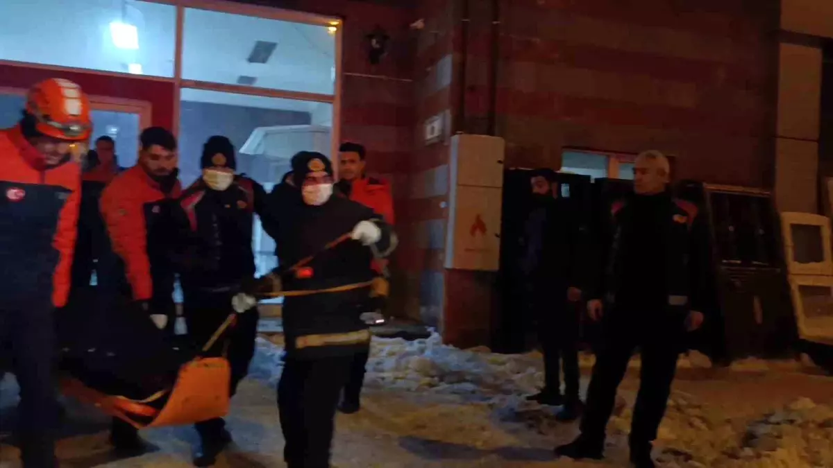 Kars'ta asansör boşluğuna düşen bir kişi hayatını kaybetti