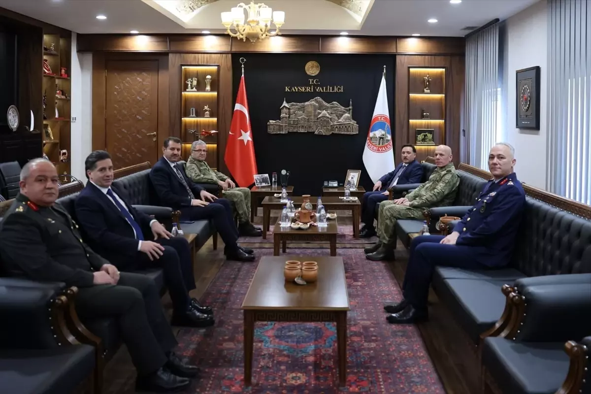 Kayseri Valisi Çiçek, Kara Kuvvetleri Komutanı Orgeneral Tokel ile Milli Savunma Bakan Yardımcısı Ayhan'ı ağırladı