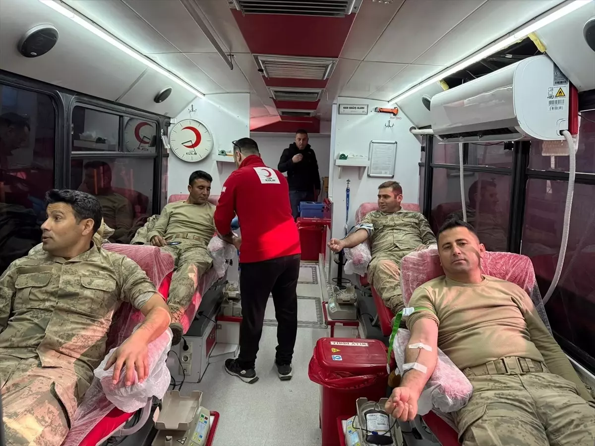 Kilis'te düzenlenen kan bağışı kampanyasına jandarmadan destek