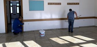 Öğrenciler yarıyıl tatilindeyken Ardahan'da idareciler okulun bakım onarımını yaptı