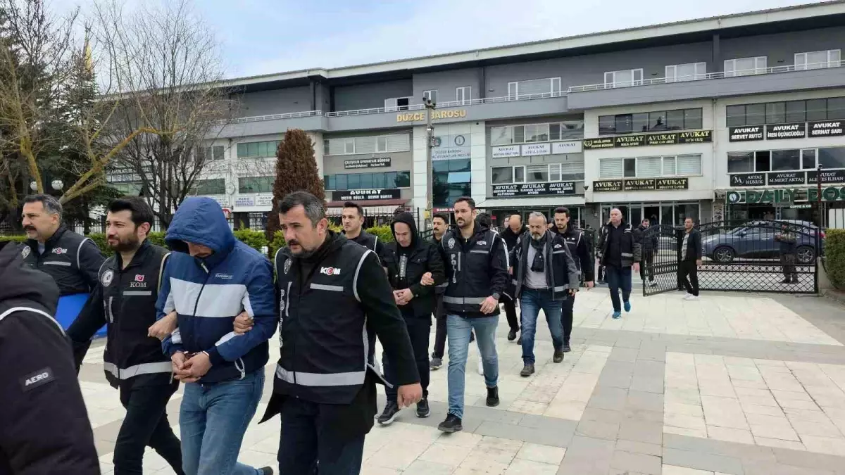 Sahte kimlikle arazi satıp milyonluk vurgun yapmaya çalışan 4 kişi tutuklandı