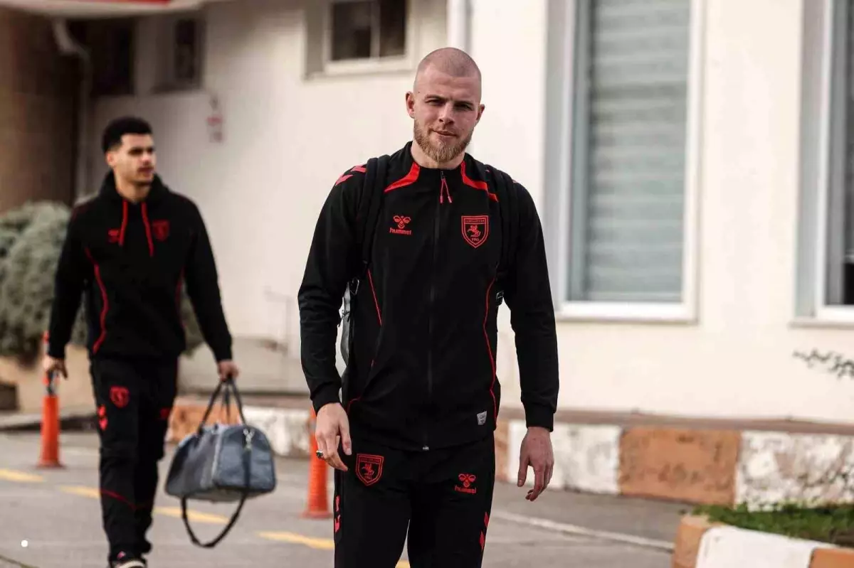 Samsunspor, Kasımpaşa maçı için İstanbul'a gitti