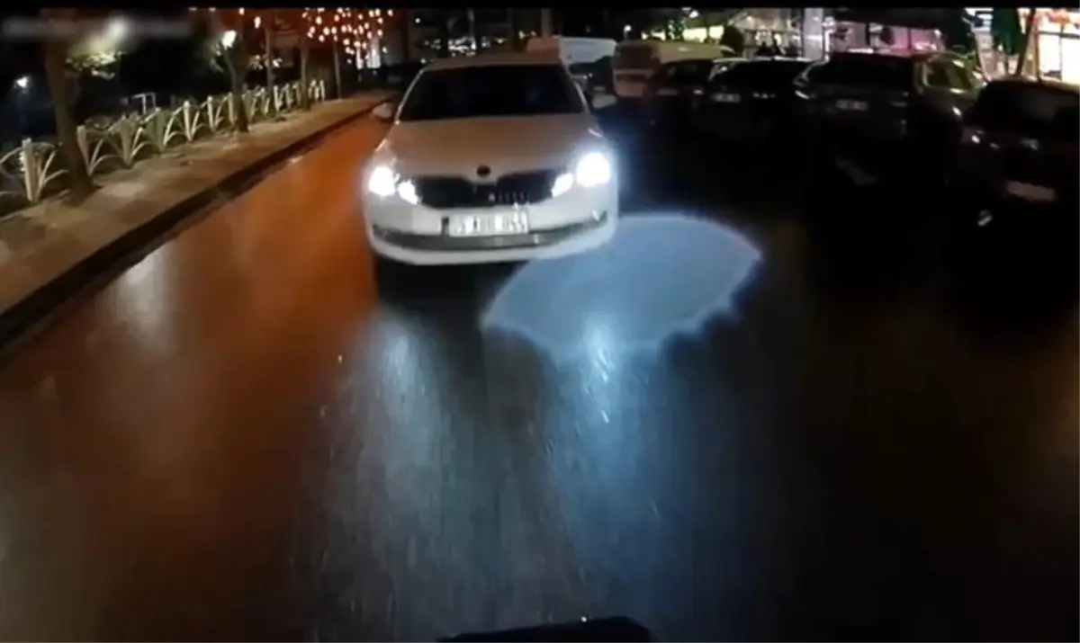 Tekirdağ'da motosikletle otomobilin kafa kafaya çarpıştığı kaza kamerada