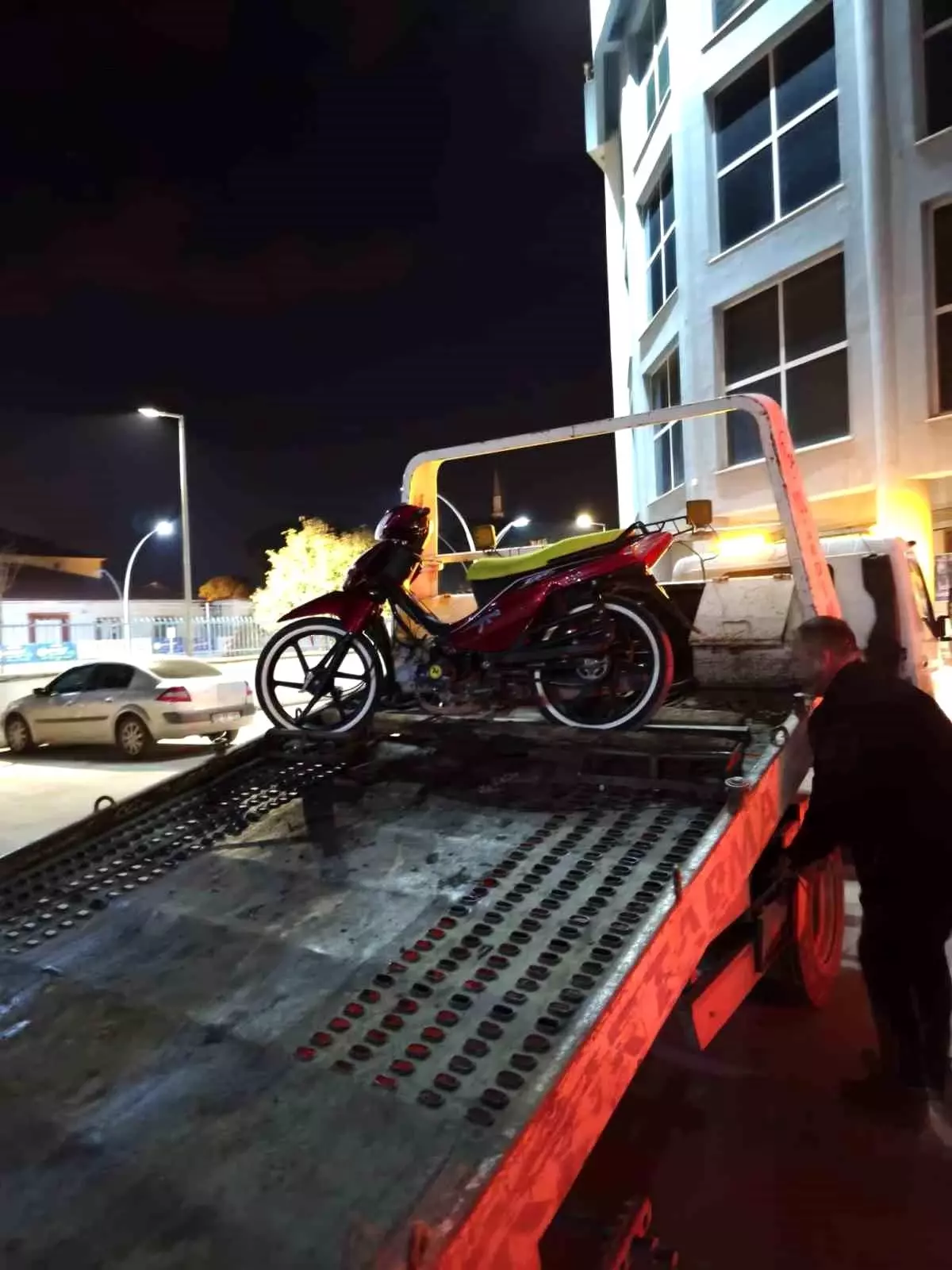Tokat'ta trafik güvenliğini tehlikeye düşüren motosikletlilere ceza yağdı