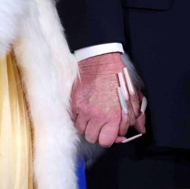 trump ve dunyaca unlu rapci nicki minaj dan el 19513593 726 m