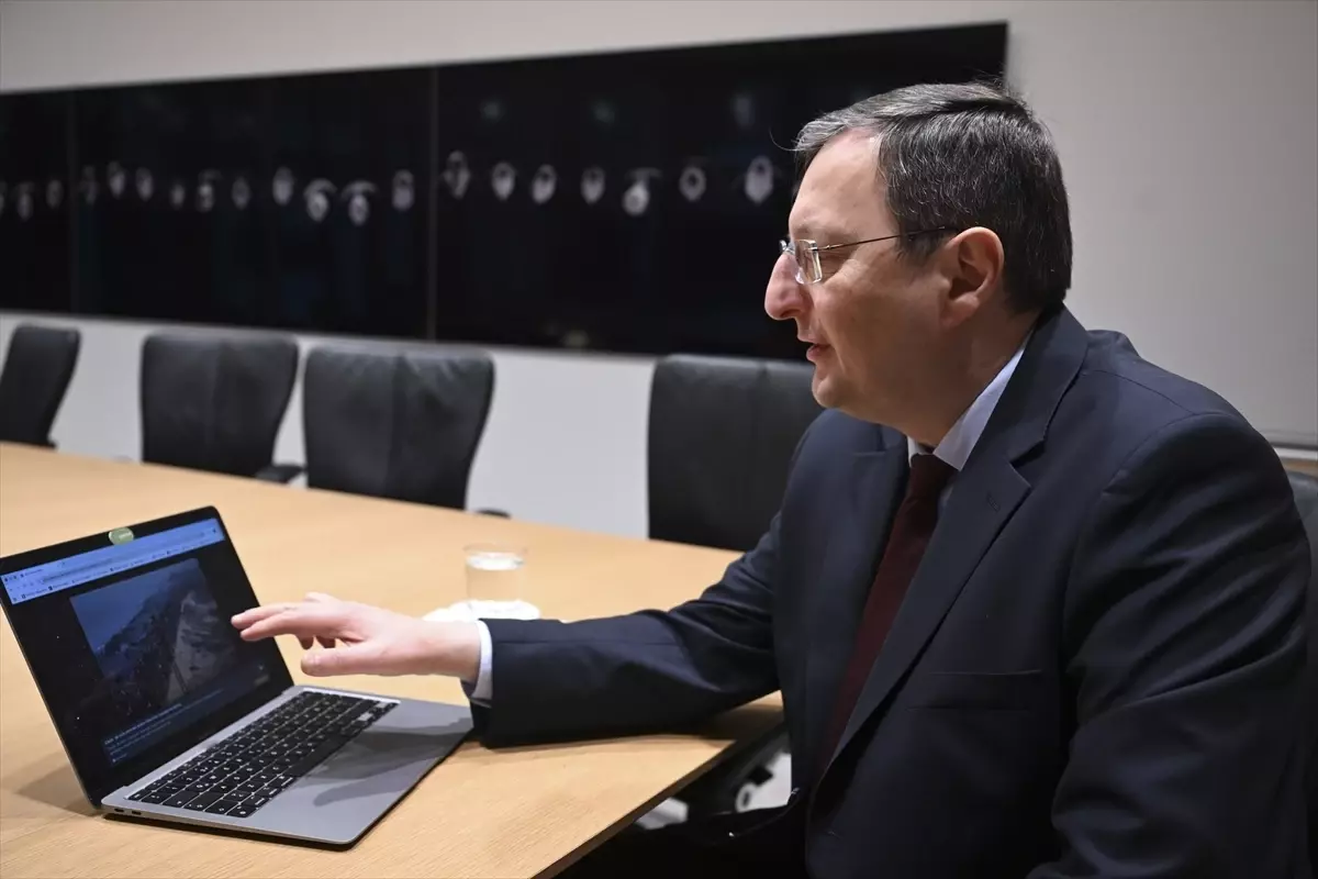 Türkiye'nin Berlin Büyükelçisi Turan, AA'nın "Yılın Kareleri" oylamasına katıldı