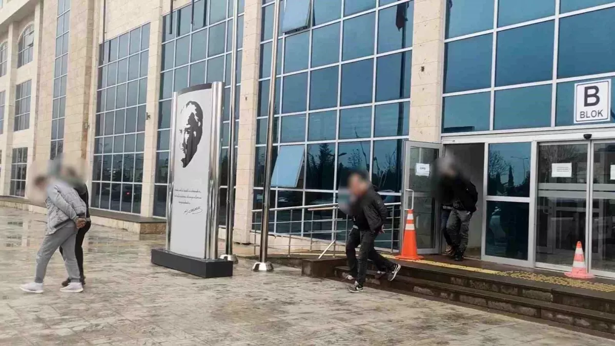 Uşak'ta 2 ayrı uyuşturucu operasyonu gerçekleştirildi