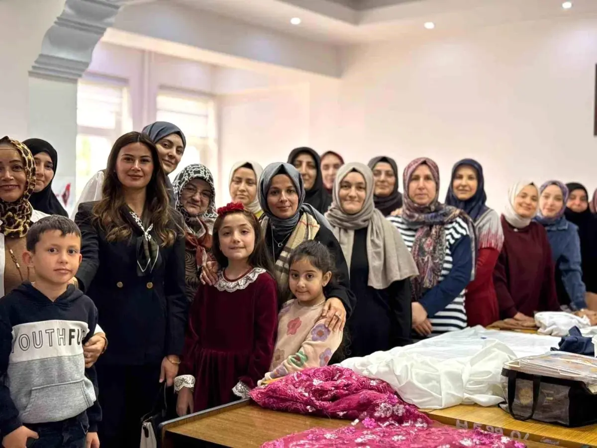 Vali Sözer'in eşi Söğüt'te temaslarda bulundu