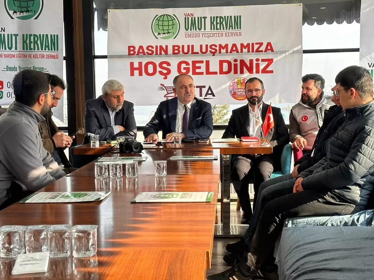 Van'da Sudan ve Suriye için yardım kampanyası