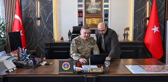 Van İl Jandarma Komutanı Tuğgeneral Avkıran, AA'nın 'Yılın Kareleri' oylamasına katıldı